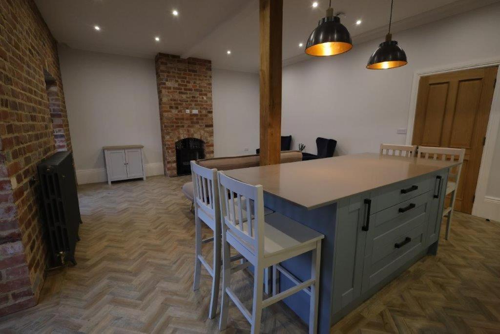 Red Lion Apartments Сполдінґ Екстер'єр фото