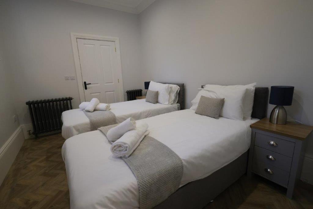 Red Lion Apartments Сполдінґ Номер фото